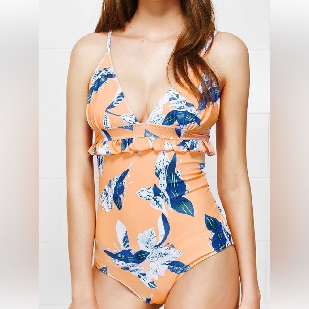 **Cupshe New Friends Floral One-piece Swimsuit NWT SZ M